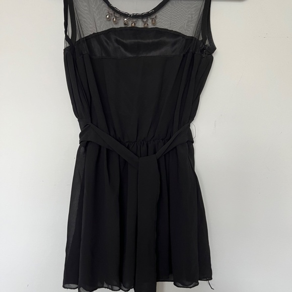black long dress top with pearl neckline - Picture 2 of 5